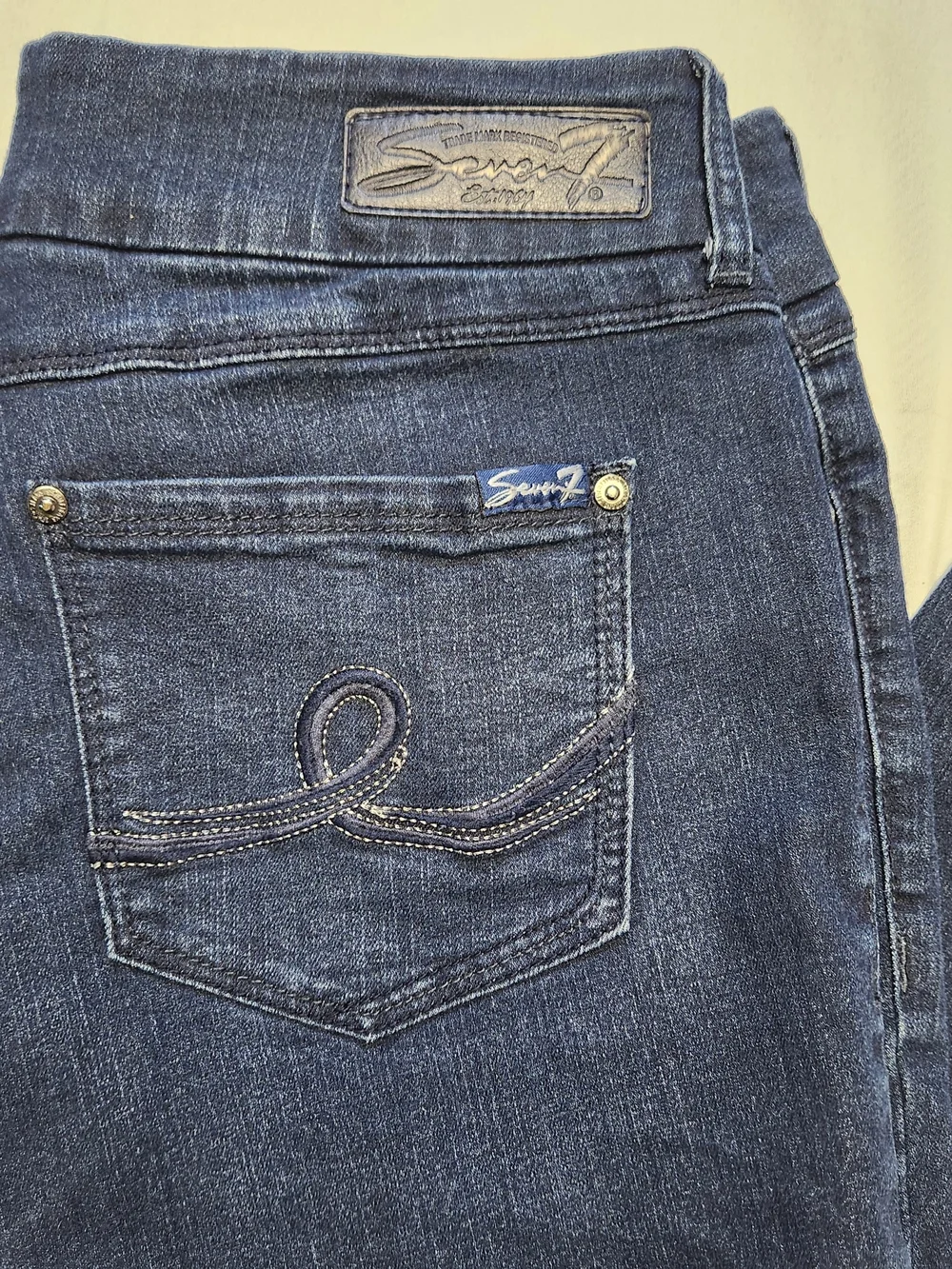 Seven7 Women's Dark Blue Skinny Jeans with Embroidered Back Pocket Size 14